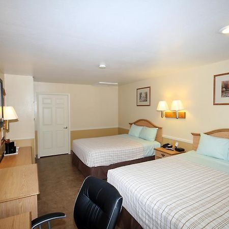 Edinburg Executive Inn Kültér fotó