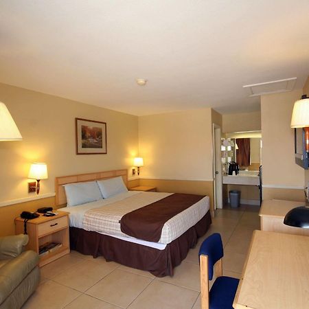 Edinburg Executive Inn Kültér fotó