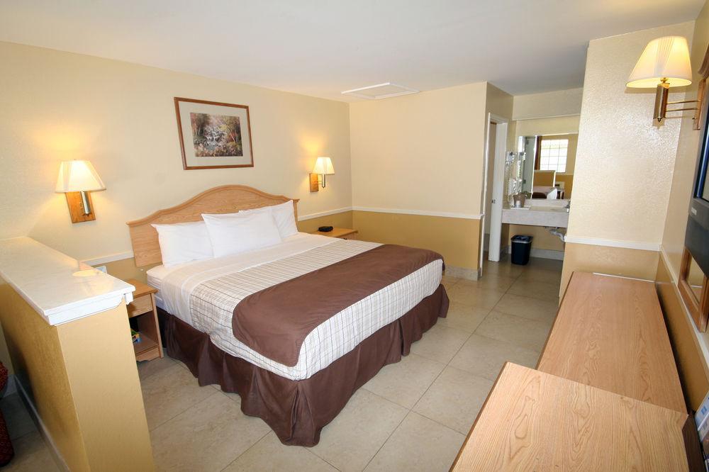 Edinburg Executive Inn Kültér fotó